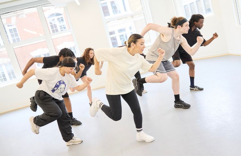 Street Dance Associate 