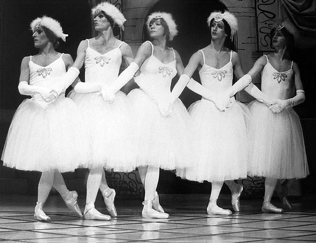 Shirley MacLaine (center) and Les Ballets Trockadero de Monte Carlo from her 1977 television special 